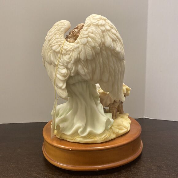 Seraphim Classics Francesca "Loving Guardian" Angel Music Box Figurine 1993 - Picture 3 of 11
